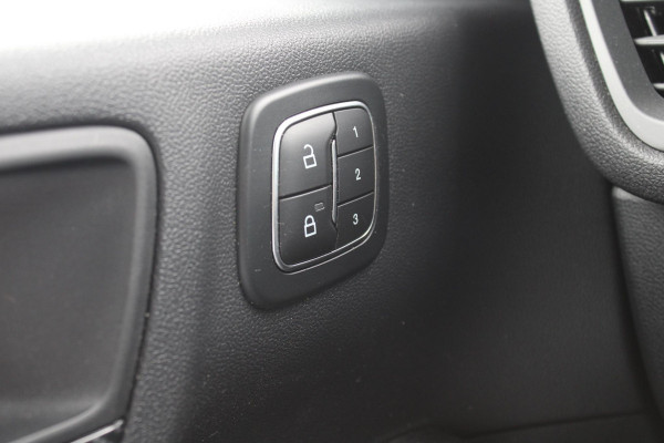 Ford Kuga 2.5 PHEV ST-Line X | NL Auto |  Winterpack | AGR Stoelen | Adaptieve Cruise Control | Electrische Achterklep | B&O Audio |