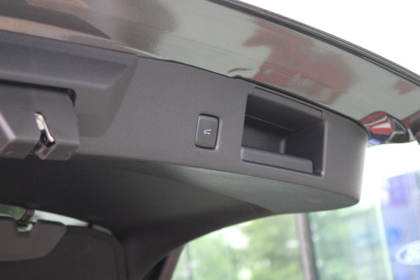 Ford Kuga 2.5 PHEV ST-Line X | NL Auto |  Winterpack | AGR Stoelen | Adaptieve Cruise Control | Electrische Achterklep | B&O Audio |