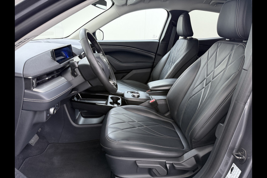 Ford Mustang Mach-E RWD 75kWh 360°Camera Adap.Cruise B&O®-Hifi Leder Stoel/Stuurverw. BLIS Navi Pdc Keyless Android Auto Apple Carplay Elek.Achterklep Lmv 18" DAB Bluetooth Led 1e Eigenaar Dealeronderhouden Origineel Nederlandse Auto