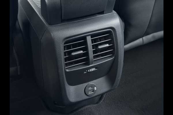 Ford Mustang Mach-E RWD 75kWh 360°Camera Adap.Cruise B&O®-Hifi Leder Stoel/Stuurverw. BLIS Navi Pdc Keyless Android Auto Apple Carplay Elek.Achterklep Lmv 18" DAB Bluetooth Led 1e Eigenaar Dealeronderhouden Origineel Nederlandse Auto