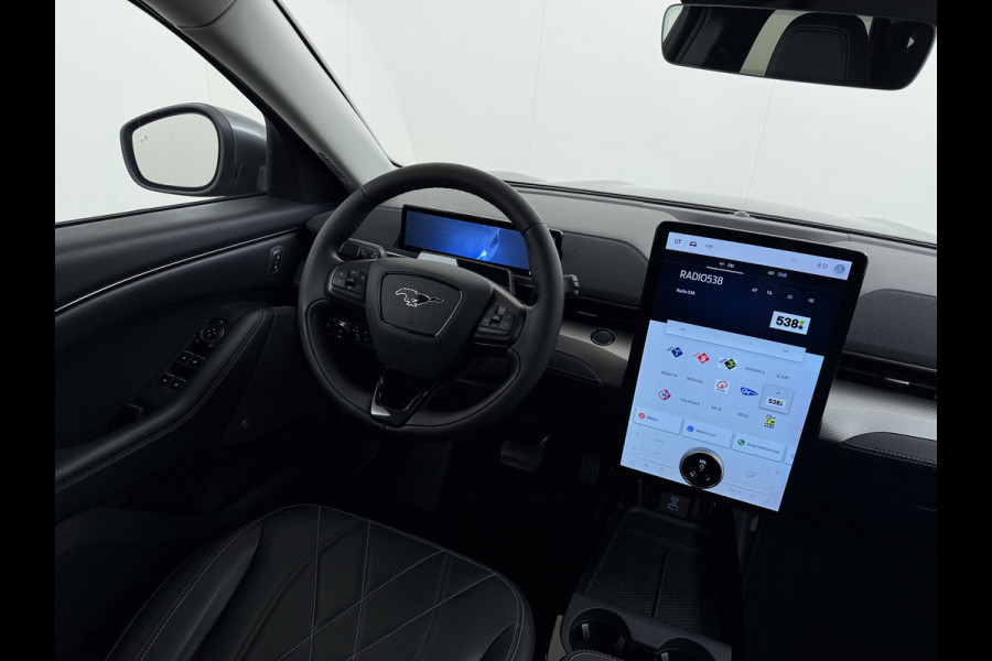 Ford Mustang Mach-E RWD 75kWh 360°Camera Adap.Cruise B&O®-Hifi Leder Stoel/Stuurverw. BLIS Navi Pdc Keyless Android Auto Apple Carplay Elek.Achterklep Lmv 18" DAB Bluetooth Led 1e Eigenaar Dealeronderhouden Origineel Nederlandse Auto