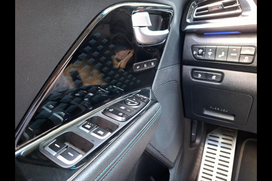 Kia e-Niro ExecutiveLine 64 kWh | SOH: 95,2% | 3 Fase | Leder | Adaptive CC | Climate |