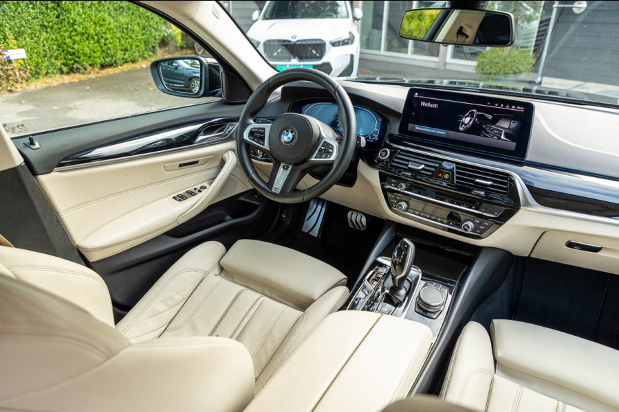 BMW 5 Serie Touring 530e Business Edition Plus Soh 89% I Trekhaak I Luxe leder I Led I Stuur & stoelverwarming I Camera I Android