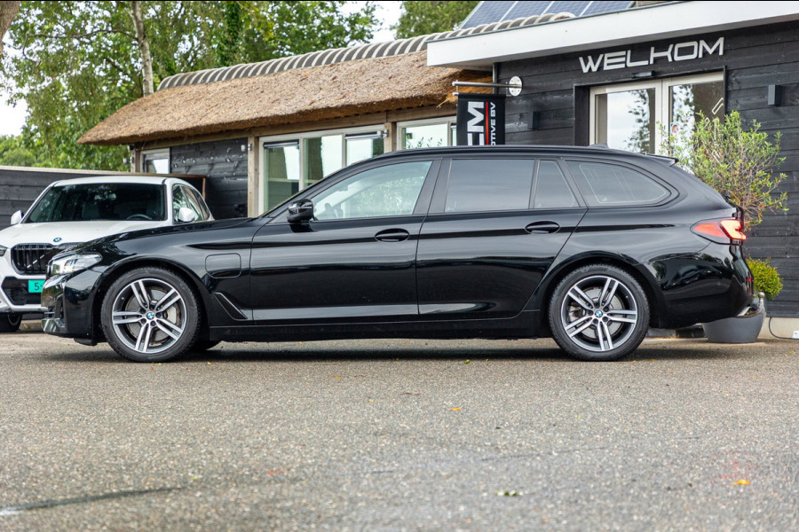 BMW 5 Serie Touring 530e Business Edition Plus Soh 89% I Trekhaak I Luxe leder I Led I Stuur & stoelverwarming I Camera I Android