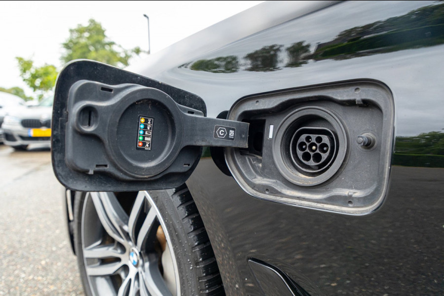 BMW 5 Serie Touring 530e Business Edition Plus Soh 89% I Trekhaak I Luxe leder I Led I Stuur & stoelverwarming I Camera I Android
