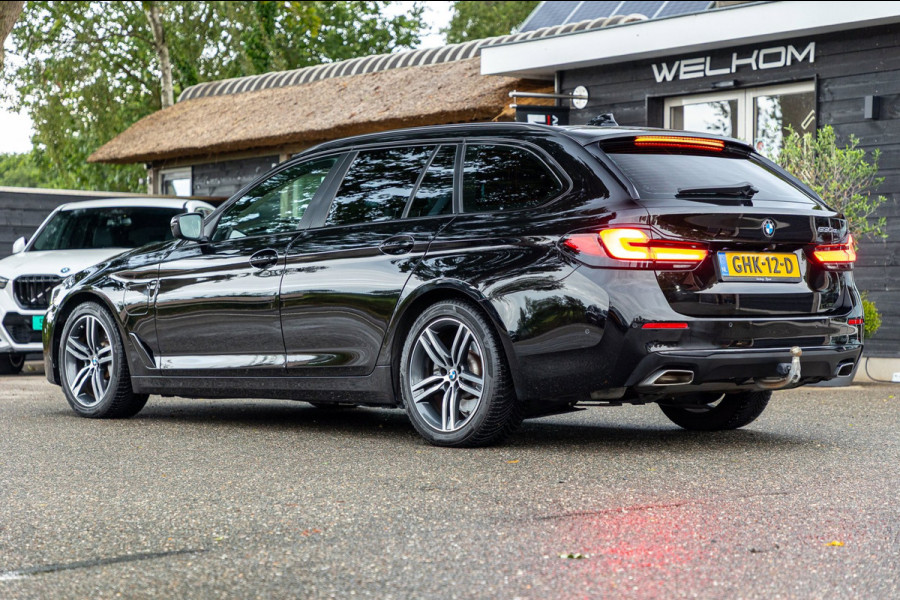 BMW 5 Serie Touring 530e Business Edition Plus Soh 89% I Trekhaak I Luxe leder I Led I Stuur & stoelverwarming I Camera I Android