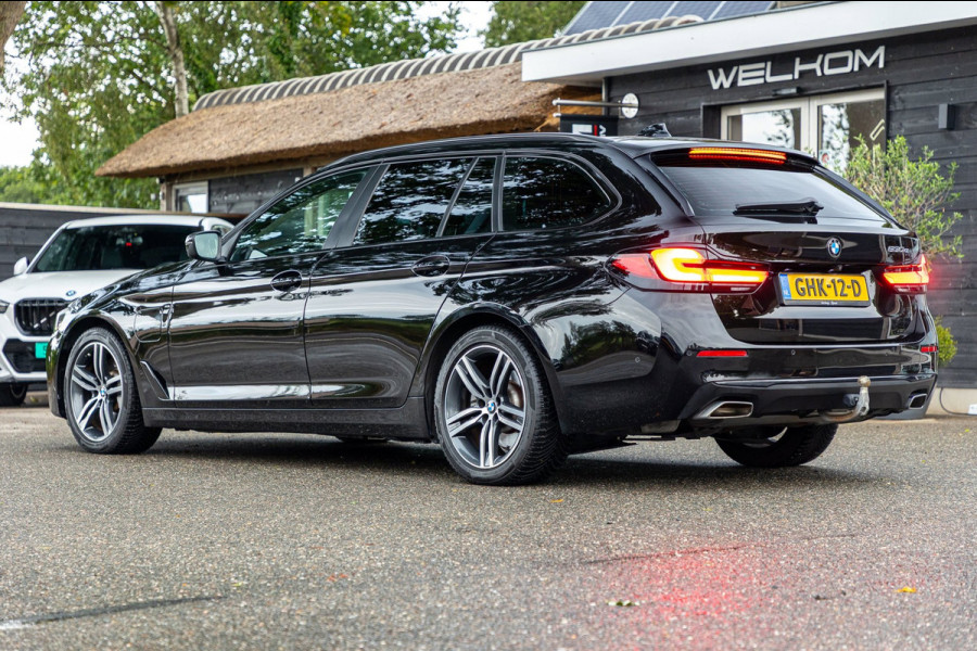 BMW 5 Serie Touring 530e Business Edition Plus Soh 89% I Trekhaak I Luxe leder I Led I Stuur & stoelverwarming I Camera I Android