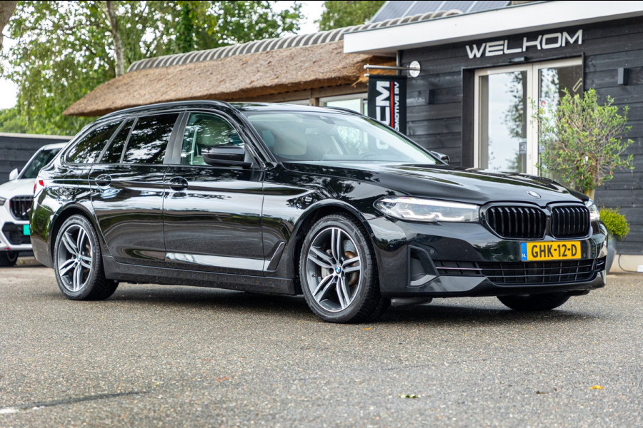 BMW 5 Serie Touring 530e Business Edition Plus Soh 89% I Trekhaak I Luxe leder I Led I Stuur & stoelverwarming I Camera I Android