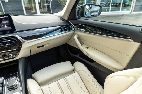 BMW 5 Serie Touring 530e Business Edition Plus Soh 89% I Trekhaak I Luxe leder I Led I Stuur & stoelverwarming I Camera I Android