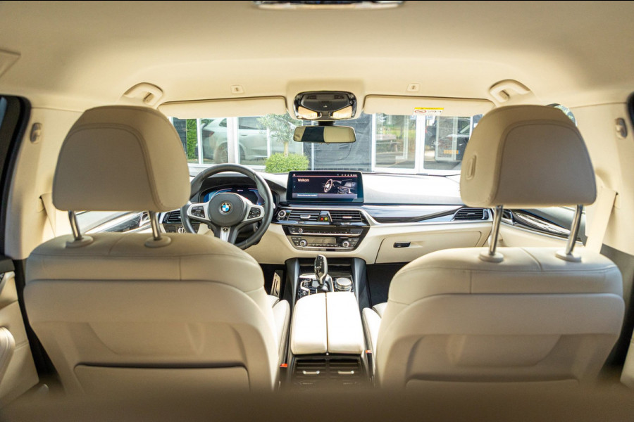 BMW 5 Serie Touring 530e Business Edition Plus Soh 89% I Trekhaak I Luxe leder I Led I Stuur & stoelverwarming I Camera I Android