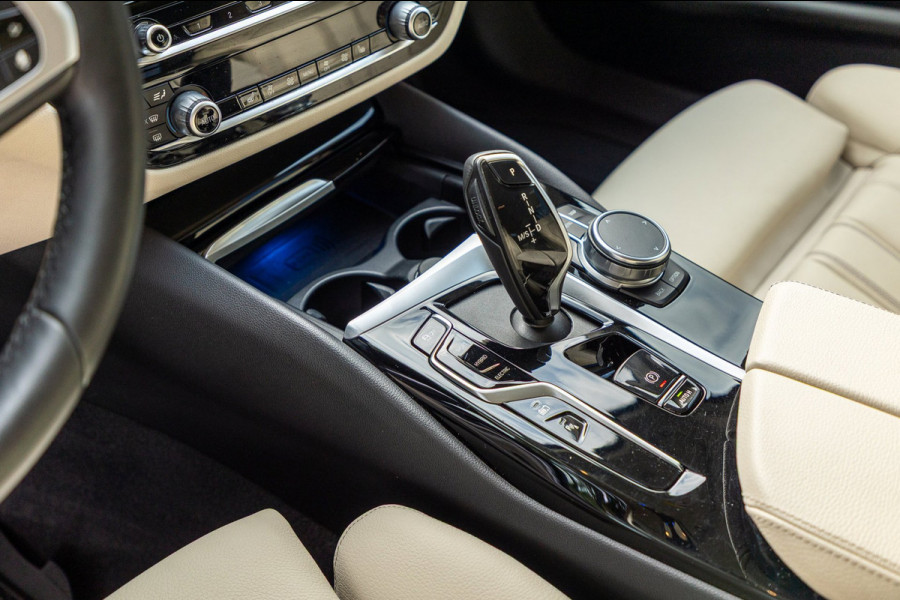 BMW 5 Serie Touring 530e Business Edition Plus Soh 89% I Trekhaak I Luxe leder I Led I Stuur & stoelverwarming I Camera I Android