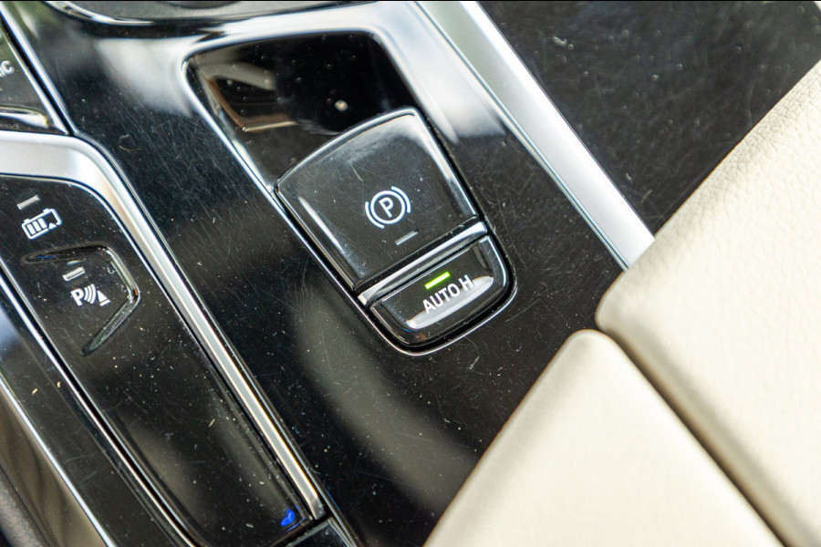 BMW 5 Serie Touring 530e Business Edition Plus Soh 89% I Trekhaak I Luxe leder I Led I Stuur & stoelverwarming I Camera I Android