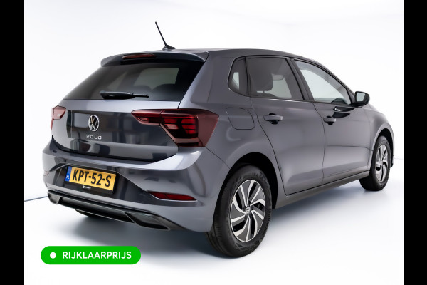Volkswagen Polo 1.0 TSI Business Edition Automaat | Camera | Cruise | PDC V+A | Airco | App-connect Privacy glas, Grootlicht assistent, Digitaal dashboard, 15 inch LMV