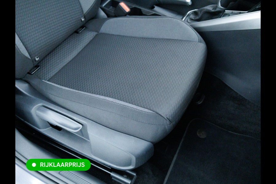 Volkswagen Polo 1.0 TSI Business Edition Automaat | Camera | Cruise | PDC V+A | Airco | App-connect Privacy glas, Grootlicht assistent, Digitaal dashboard, 15 inch LMV