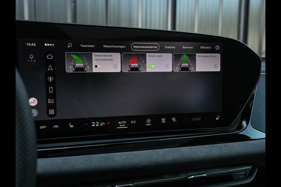 Audi A6 Avant 2.0 e-hybrid quattro S edition | Panoramadak | 5 jr Garantie | B&O | Achterasbesturing | Ambiance Interieur | 360 Camera | Trekhaak | Memory-Seats | Stoelverwarming | Passagiers Display | Active Cruise |
