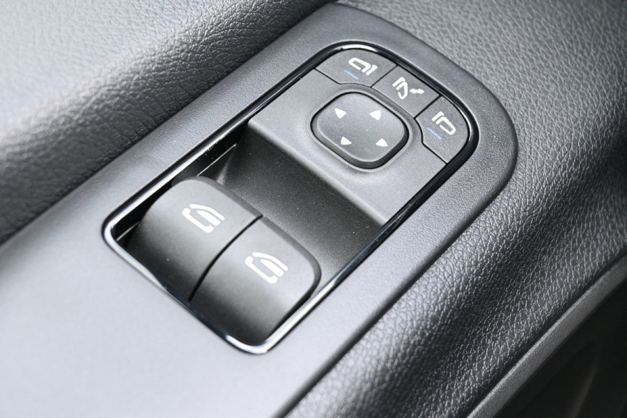Mercedes-Benz Sprinter 519 CDI L2H2 Select 3.5t 3500 kg Trekgewicht, LED, Distronic