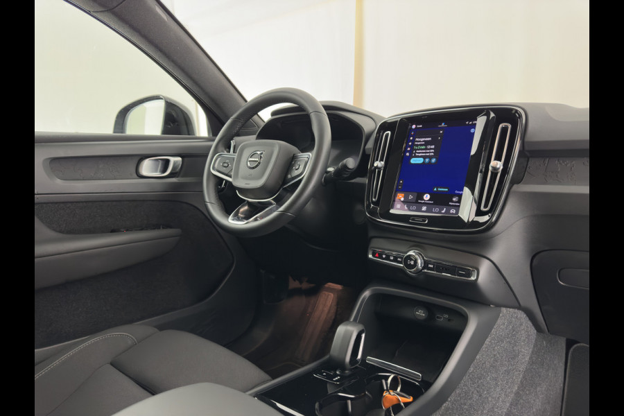 Volvo C40 Recharge Core 69 kWh [3-Fase-11kW] {SoH-93%} (INCL.BTW) Aut. *PANO | DIGI-COCKPIT | FULL-LED | CAMERA | NAVI-FULLMAP | ECC | PDC | HEATED-SPORTSEATS | PRIVACY-GLASS | 19''ALU*