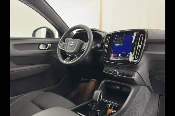Volvo C40 Recharge Core 69 kWh [3-Fase-11kW] {SoH-93%} (INCL.BTW) Aut. *PANO | DIGI-COCKPIT | FULL-LED | CAMERA | NAVI-FULLMAP | ECC | PDC | HEATED-SPORTSEATS | PRIVACY-GLASS | 19''ALU*
