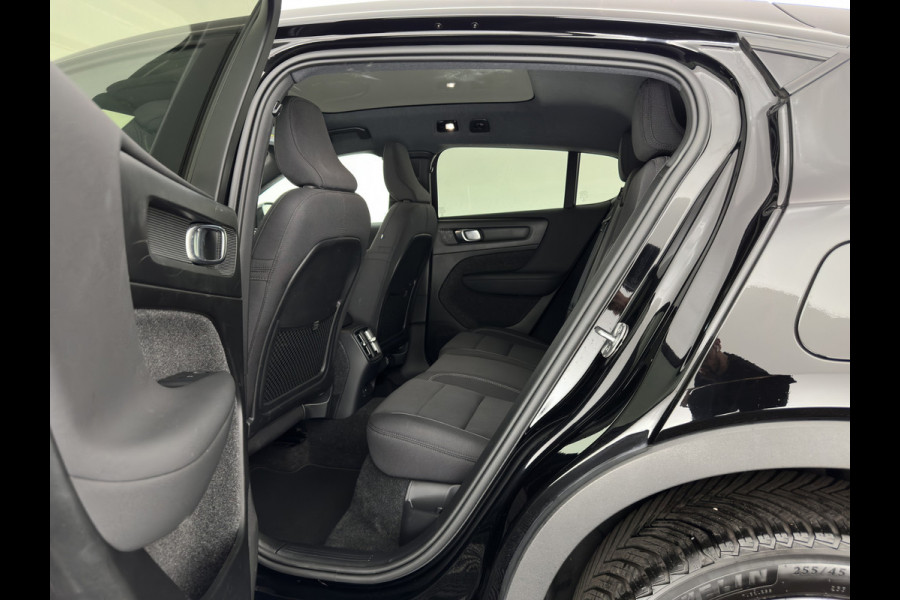 Volvo C40 Recharge Core 69 kWh [3-Fase-11kW] {SoH-93%} (INCL.BTW) Aut. *PANO | DIGI-COCKPIT | FULL-LED | CAMERA | NAVI-FULLMAP | ECC | PDC | HEATED-SPORTSEATS | PRIVACY-GLASS | 19''ALU*