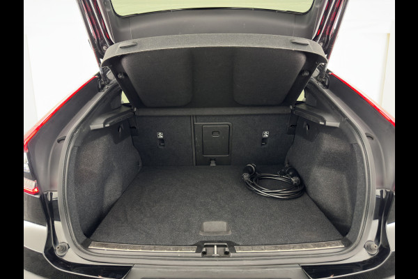 Volvo C40 Recharge Core 69 kWh [3-Fase-11kW] {SoH-93%} (INCL.BTW) Aut. *PANO | DIGI-COCKPIT | FULL-LED | CAMERA | NAVI-FULLMAP | ECC | PDC | HEATED-SPORTSEATS | PRIVACY-GLASS | 19''ALU*