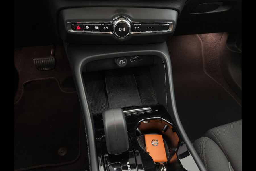 Volvo C40 Recharge Core 69 kWh [3-Fase-11kW] {SoH-93%} (INCL.BTW) Aut. *PANO | DIGI-COCKPIT | FULL-LED | CAMERA | NAVI-FULLMAP | ECC | PDC | HEATED-SPORTSEATS | PRIVACY-GLASS | 19''ALU*