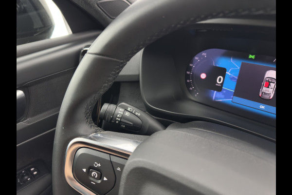 Volvo C40 Recharge Core 69 kWh [3-Fase-11kW] {SoH-93%} (INCL.BTW) Aut. *PANO | DIGI-COCKPIT | FULL-LED | CAMERA | NAVI-FULLMAP | ECC | PDC | HEATED-SPORTSEATS | PRIVACY-GLASS | 19''ALU*