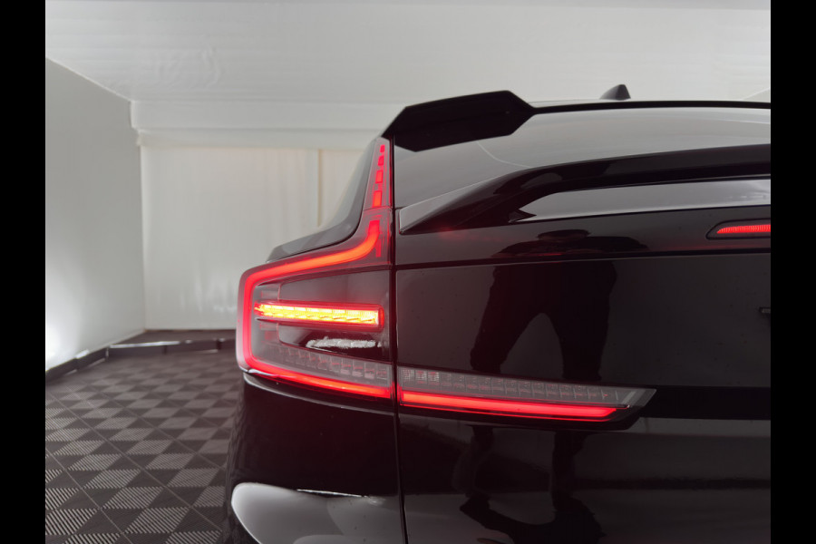 Volvo C40 Recharge Core 69 kWh [3-Fase-11kW] {SoH-93%} (INCL.BTW) Aut. *PANO | DIGI-COCKPIT | FULL-LED | CAMERA | NAVI-FULLMAP | ECC | PDC | HEATED-SPORTSEATS | PRIVACY-GLASS | 19''ALU*