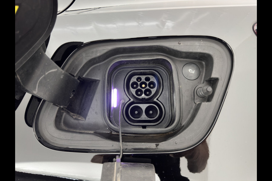 Volvo C40 Recharge Core 69 kWh [3-Fase-11kW] {SoH-93%} (INCL.BTW) Aut. *PANO | DIGI-COCKPIT | FULL-LED | CAMERA | NAVI-FULLMAP | ECC | PDC | HEATED-SPORTSEATS | PRIVACY-GLASS | 19''ALU*