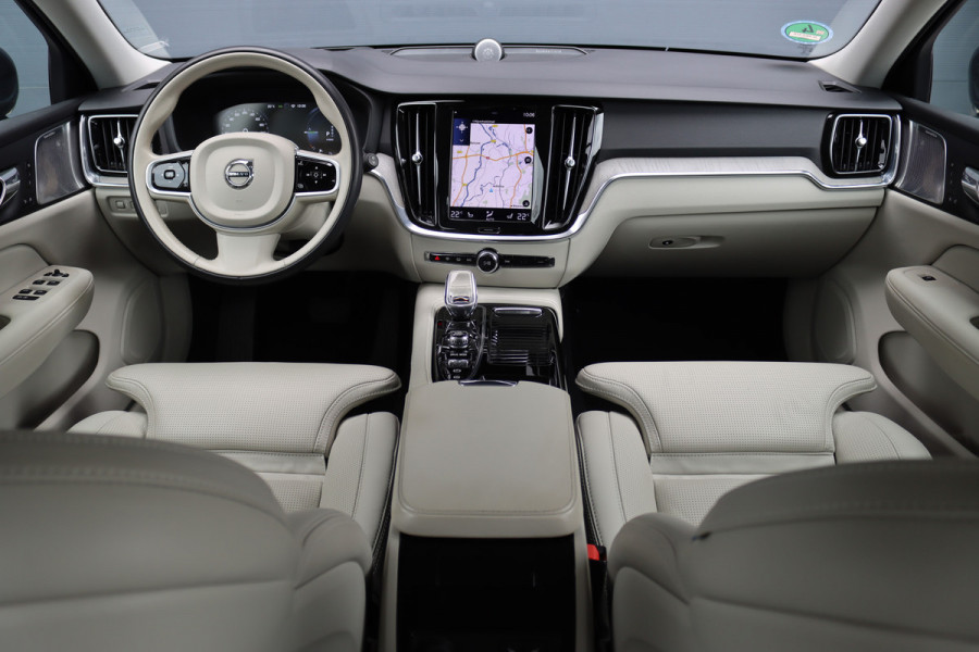 Volvo V60 2.0 T8 Twin Engine AWD Inscription | Bowers&Wilkins | Massage | Trekhaak | Memory | HUD | ACC | Stoelventilatie | Verwarmd Stuurwiel | Nappa Leder | IntelliSafe PRO |