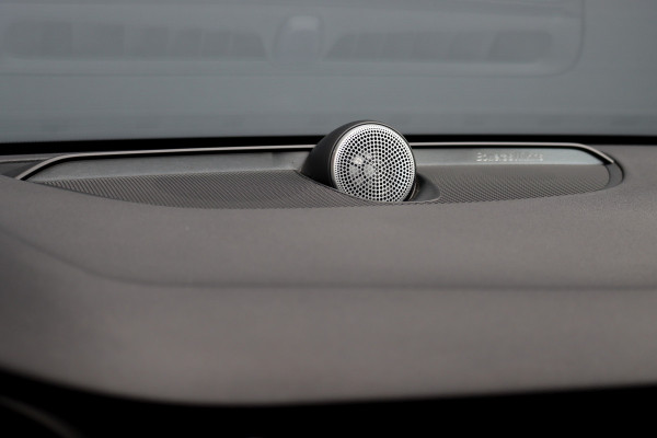 Volvo V60 2.0 T8 Twin Engine AWD Inscription | Bowers&Wilkins | Massage | Trekhaak | Memory | HUD | ACC | Stoelventilatie | Verwarmd Stuurwiel | Nappa Leder | IntelliSafe PRO |