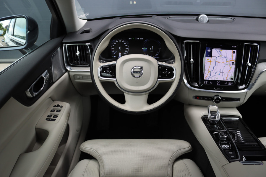 Volvo V60 2.0 T8 Twin Engine AWD Inscription | Bowers&Wilkins | Massage | Trekhaak | Memory | HUD | ACC | Stoelventilatie | Verwarmd Stuurwiel | Nappa Leder | IntelliSafe PRO |