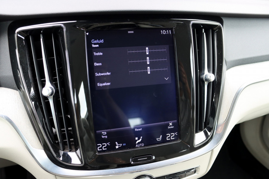 Volvo V60 2.0 T8 Twin Engine AWD Inscription | Bowers&Wilkins | Massage | Trekhaak | Memory | HUD | ACC | Stoelventilatie | Verwarmd Stuurwiel | Nappa Leder | IntelliSafe PRO |