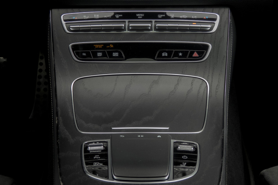 Mercedes-Benz E-Klasse Estate 300 e AMG Line | Panoramadak | Afn. trekhaak | Burmester | LED | Stoelverwarming