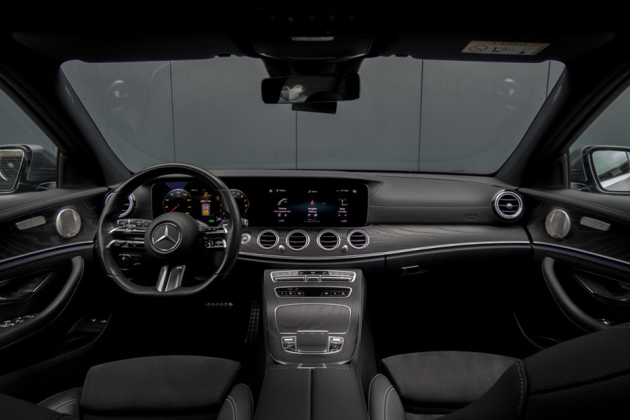Mercedes-Benz E-Klasse Estate 300 e AMG Line | Panoramadak | Afn. trekhaak | Burmester | LED | Stoelverwarming