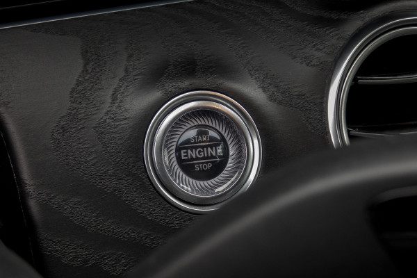 Mercedes-Benz E-Klasse Estate 300 e AMG Line | Panoramadak | Afn. trekhaak | Burmester | LED | Stoelverwarming