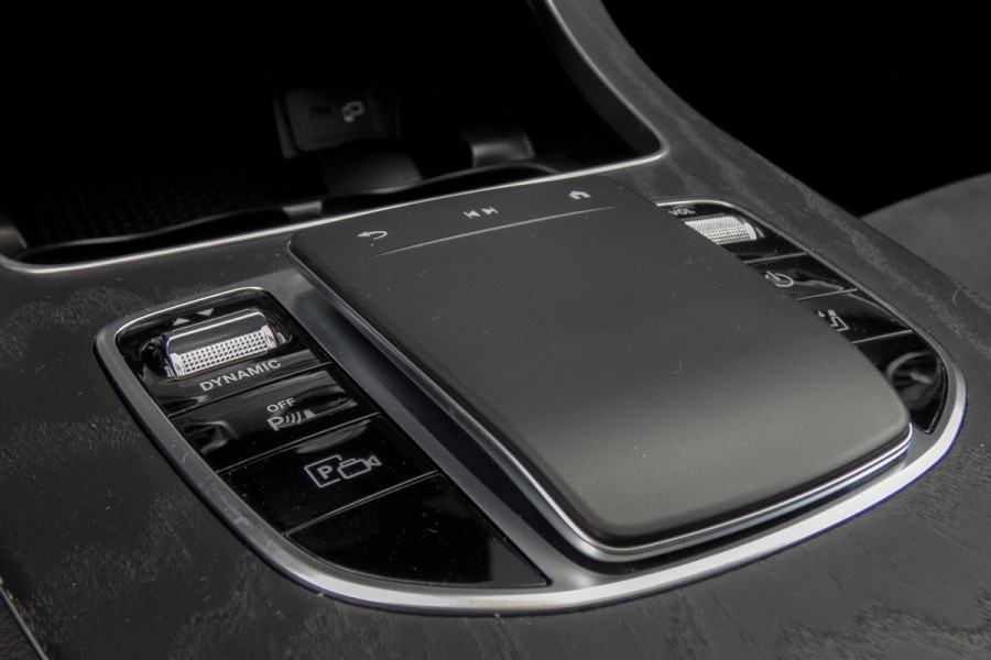 Mercedes-Benz E-Klasse Estate 300 e AMG Line | Panoramadak | Afn. trekhaak | Burmester | LED | Stoelverwarming