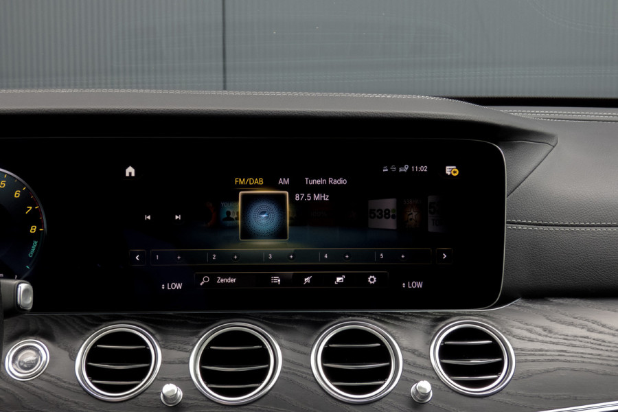 Mercedes-Benz E-Klasse Estate 300 e AMG Line | Panoramadak | Afn. trekhaak | Burmester | LED | Stoelverwarming
