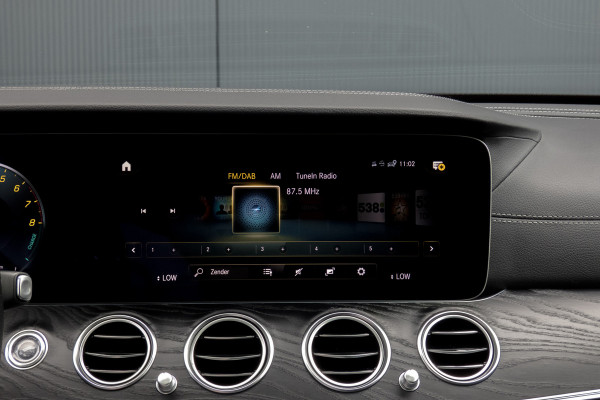Mercedes-Benz E-Klasse Estate 300 e AMG Line | Panoramadak | Afn. trekhaak | Burmester | LED | Stoelverwarming