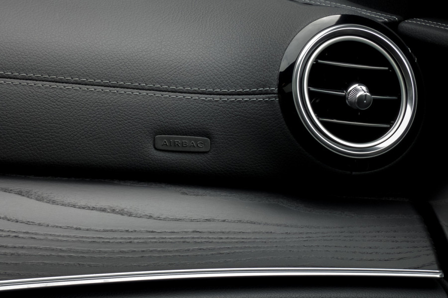 Mercedes-Benz E-Klasse Estate 300 e AMG Line | Panoramadak | Afn. trekhaak | Burmester | LED | Stoelverwarming