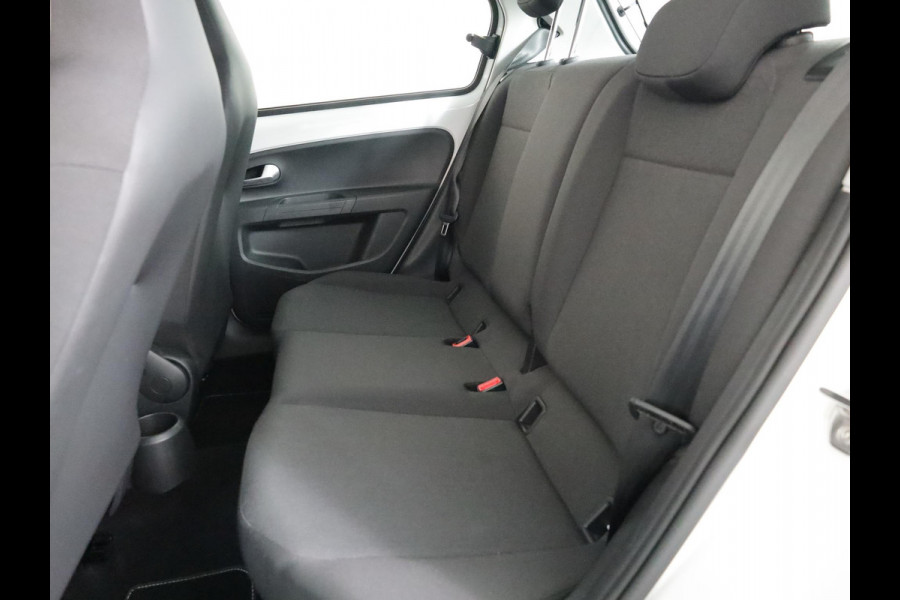 Volkswagen up! 1.0 Move Up! 65 pk | Navigatie via App | Airco | Elektr. spiegels | Stoelverwarming |