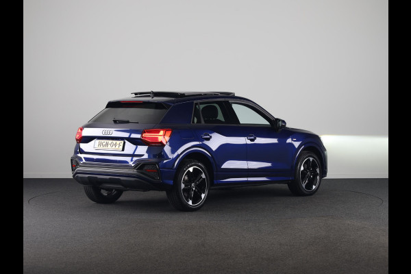 Audi Q2 35 TFSI S Edition 150pk | Panoramadak | Camera | Stoelverwarming | Elek. klep | Ambienteverlichting