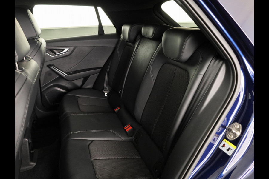 Audi Q2 35 TFSI S Edition 150pk | Panoramadak | Camera | Stoelverwarming | Elek. klep | Ambienteverlichting