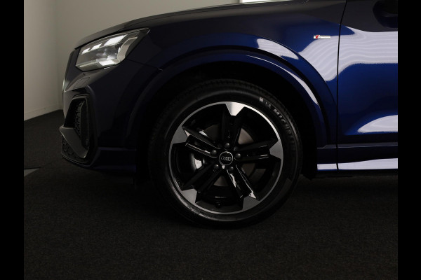 Audi Q2 35 TFSI S Edition 150pk | Panoramadak | Camera | Stoelverwarming | Elek. klep | Ambienteverlichting