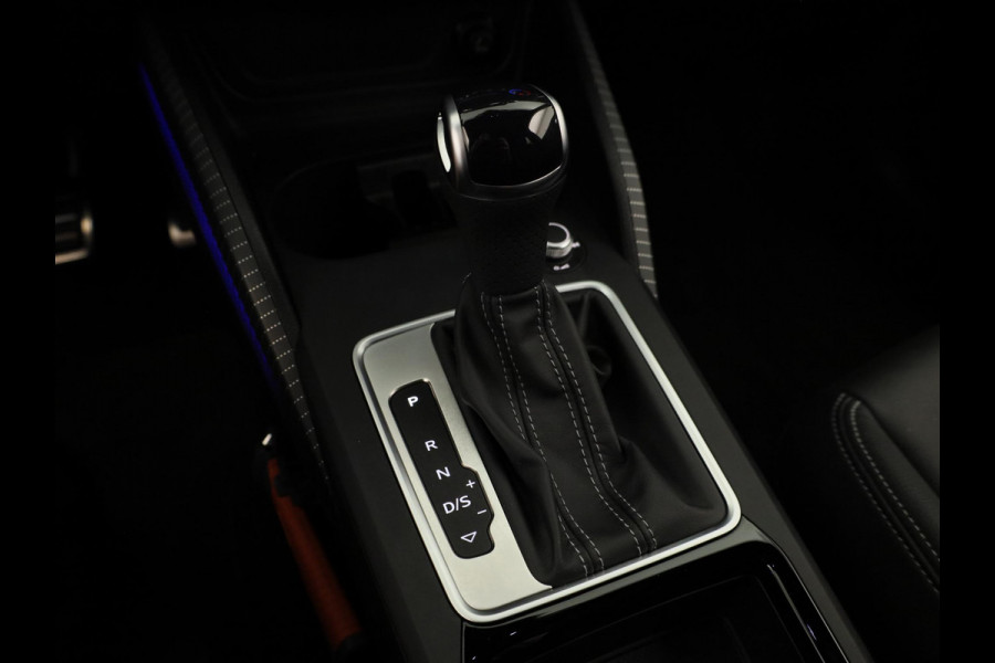 Audi Q2 35 TFSI S Edition 150pk | Panoramadak | Camera | Stoelverwarming | Elek. klep | Ambienteverlichting