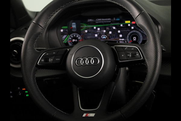 Audi Q2 35 TFSI S Edition 150pk | Panoramadak | Camera | Stoelverwarming | Elek. klep | Ambienteverlichting