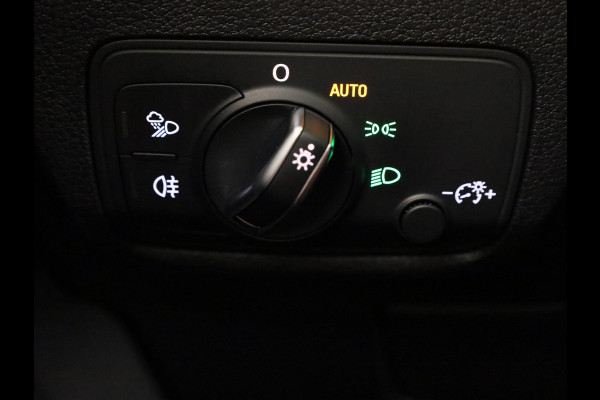 Audi Q2 35 TFSI S Edition 150pk | Panoramadak | Camera | Stoelverwarming | Elek. klep | Ambienteverlichting