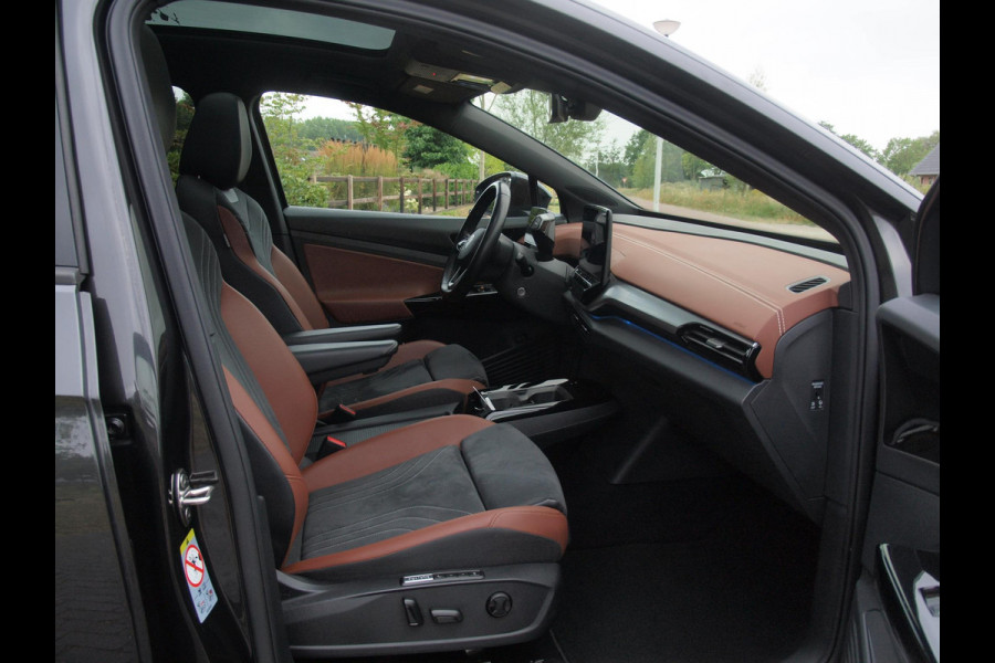 Volkswagen ID.4 Tech 77 kWh | SOH 90% | Panoramadak | Sfeerverlichting | Trekhaak | Camera | Apple Carplay | NL-Auto |