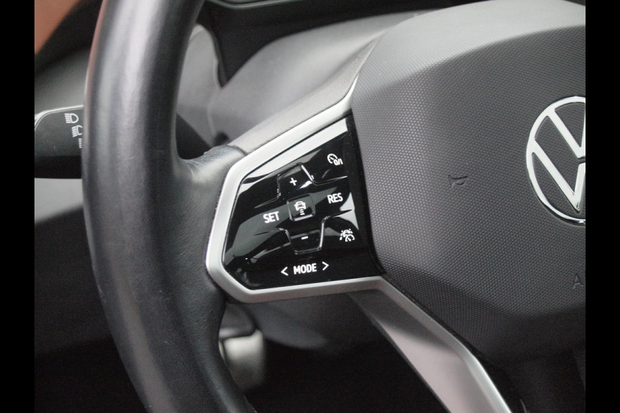 Volkswagen ID.4 Tech 77 kWh | SOH 90% | Panoramadak | Sfeerverlichting | Trekhaak | Camera | Apple Carplay | NL-Auto |