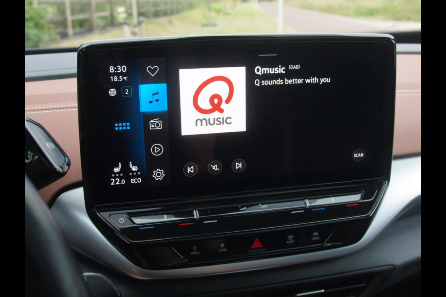 Volkswagen ID.4 Tech 77 kWh | SOH 90% | Panoramadak | Sfeerverlichting | Trekhaak | Camera | Apple Carplay | NL-Auto |