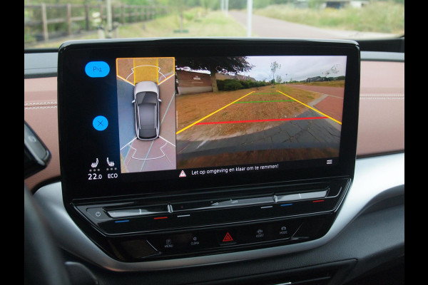 Volkswagen ID.4 Tech 77 kWh | SOH 90% | Panoramadak | Sfeerverlichting | Trekhaak | Camera | Apple Carplay | NL-Auto |